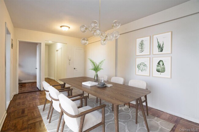 Building Photo - 565 Broadway St