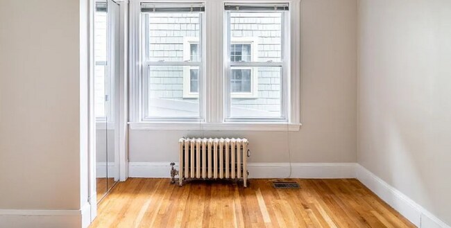 Building Photo - 116 Hillside St