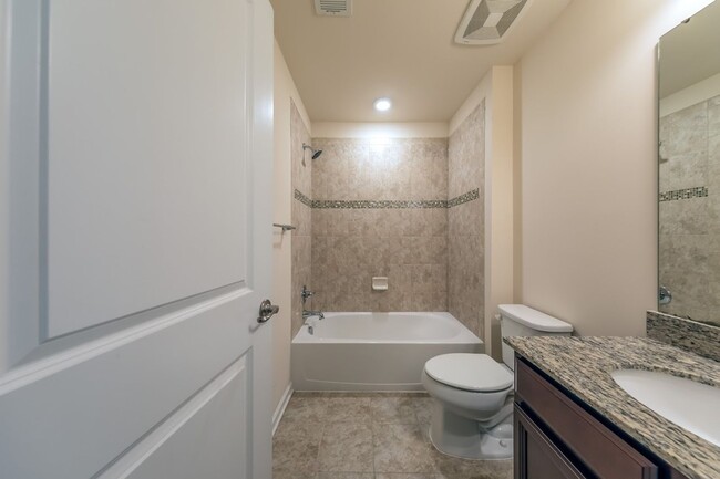 Building Photo - 121 Parkway Ct