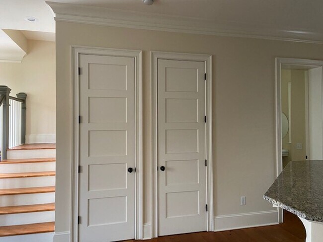 Building Photo - 1005 Habersham St