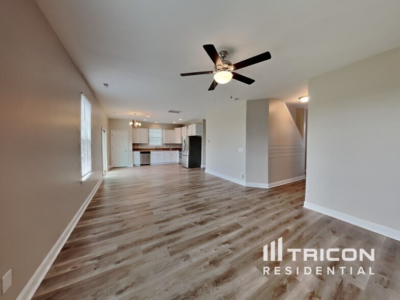 Building Photo - 3317 Lacewing Dr