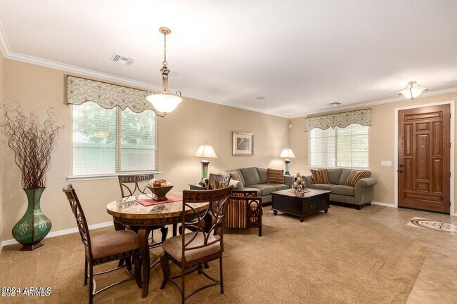 Building Photo - 421 W Leatherwood Ave