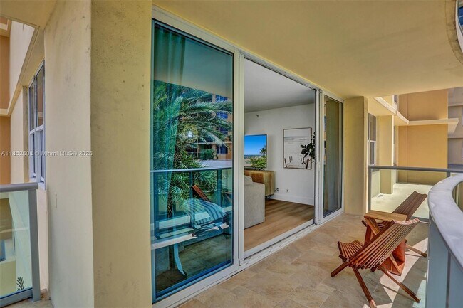 Building Photo - 2501 S Ocean Dr