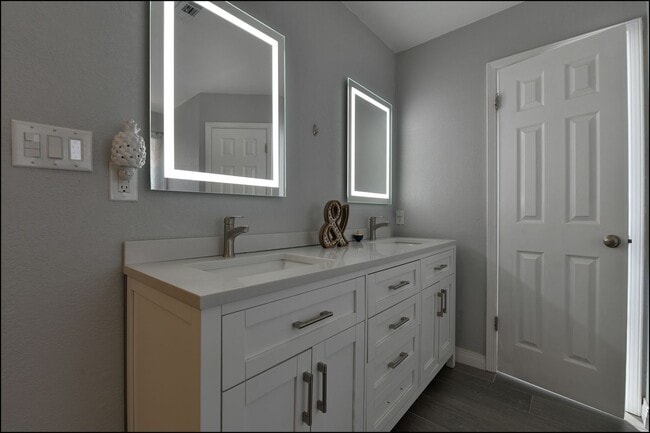 Building Photo - Coming Soon!