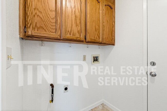 Building Photo - 8501 Yellowtail Way