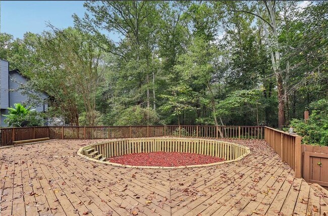 Building Photo - 270 St Simon's Cove