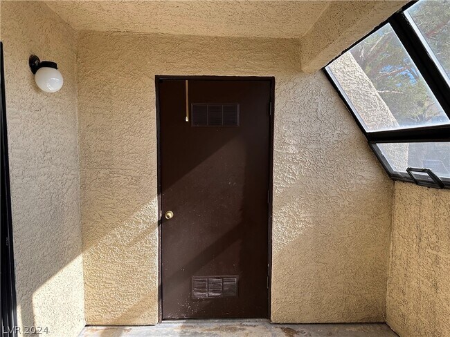 Building Photo - 601 Cabrillo Cir