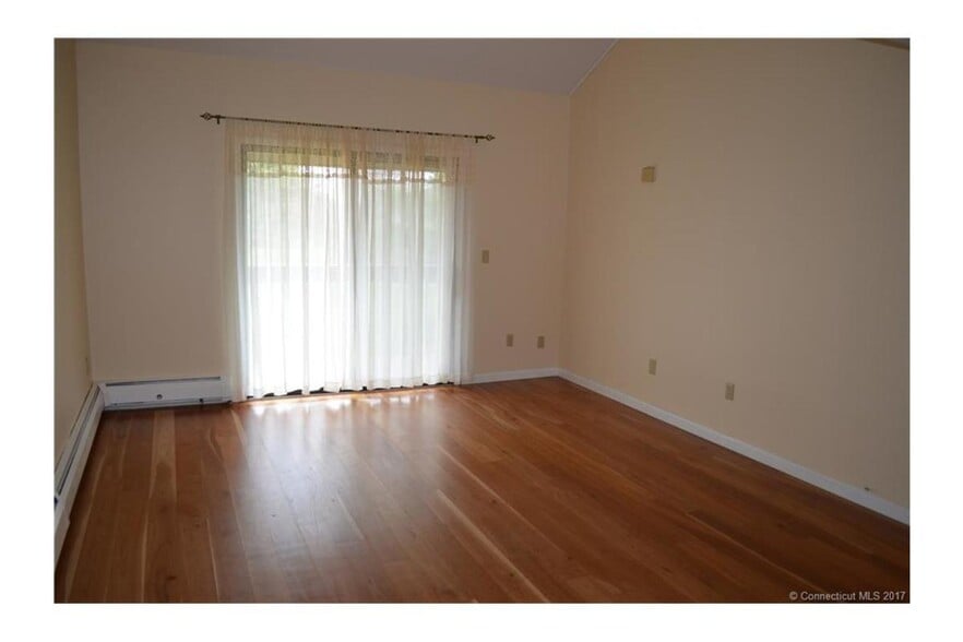 Building Photo - 23 Amato Dr