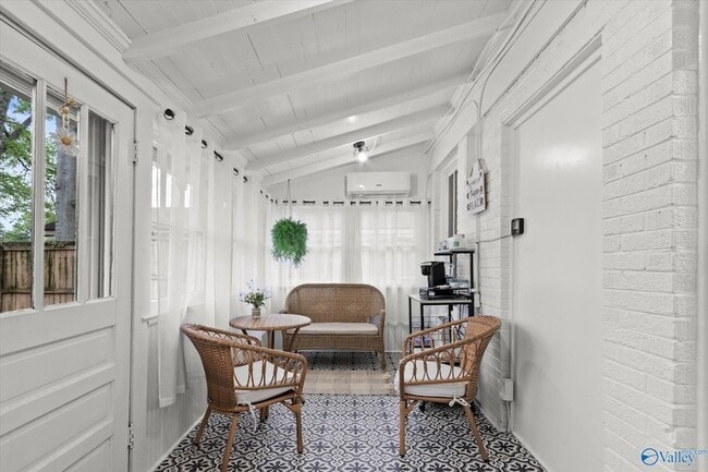 Building Photo - 603 Prospect Dr SE