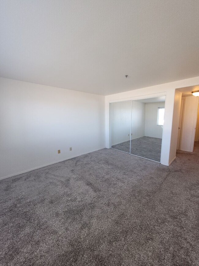 Building Photo - Waterfront Condo