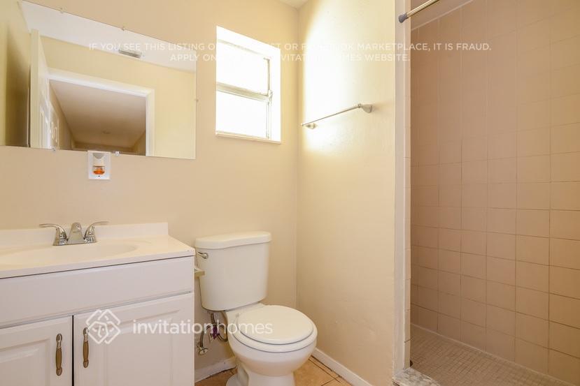 Building Photo - 11740 129th Ave N