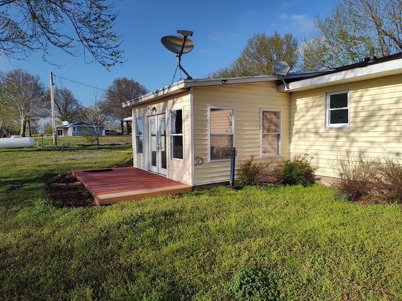 Building Photo - 2025 N 432