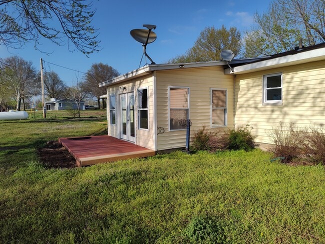 Building Photo - 2025 N 432