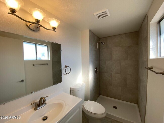 Building Photo - 2408 N Longmore St