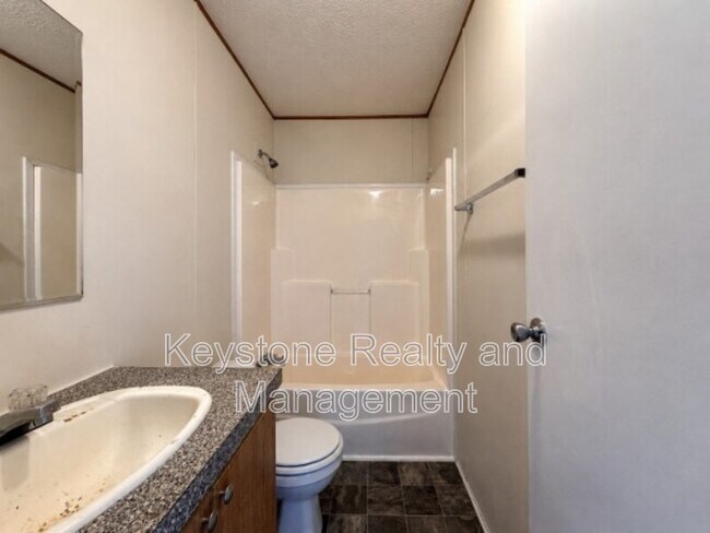 Building Photo - 726 Trevor Ln