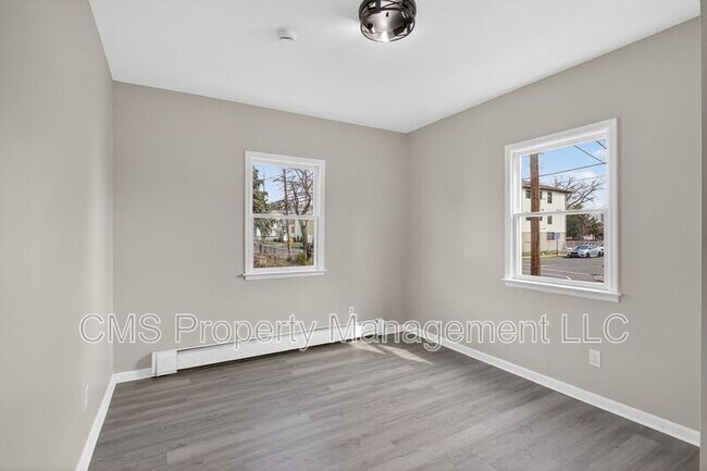 Building Photo - 378 Grand St