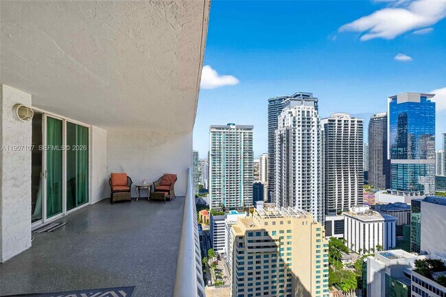 Building Photo - 1200 Brickell Bay Dr