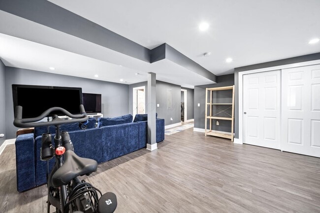 Building Photo - 299 Lombard Rd