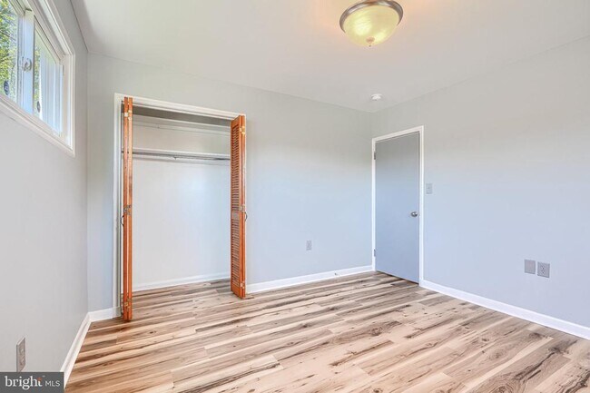 Building Photo - 5506 Adleigh Ave