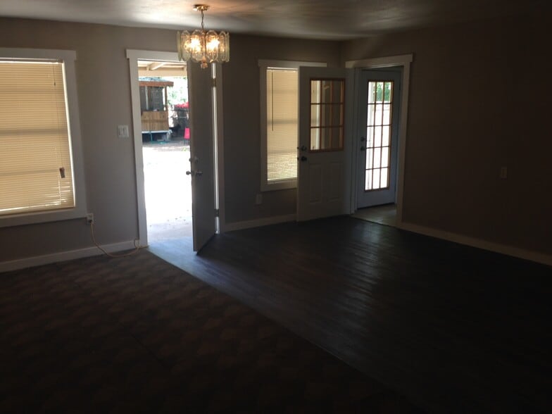 Primary Photo - 138 Morrill Ave