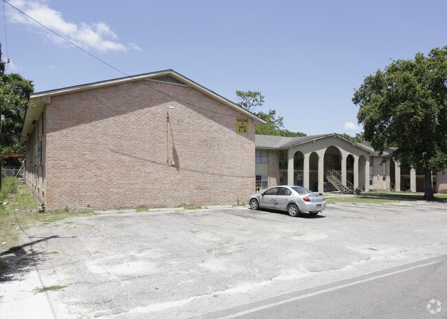 Building Photo - Woodrow Apartments