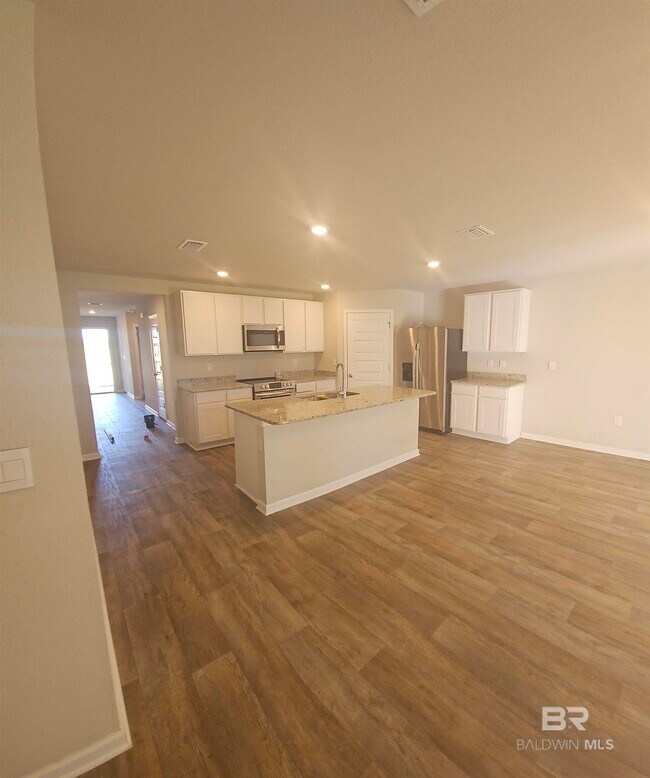 Building Photo - 23432 Shadowridge Dr