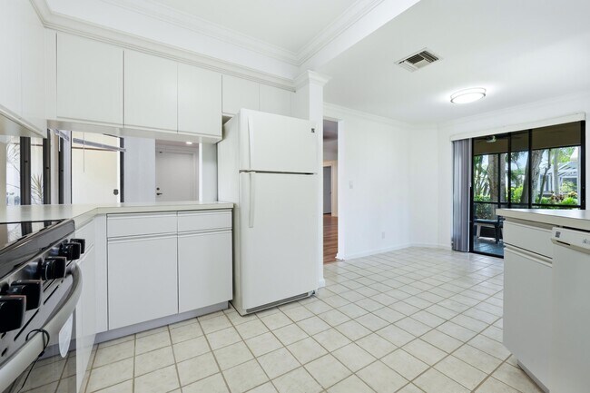 Building Photo - 101 Waterview Dr