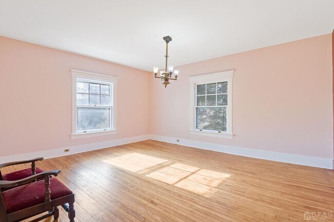 Building Photo - 6 E Union Ave