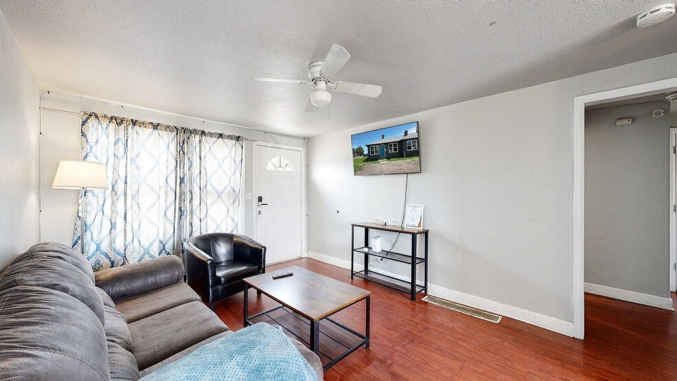 Building Photo - 7388 Oneida Dr