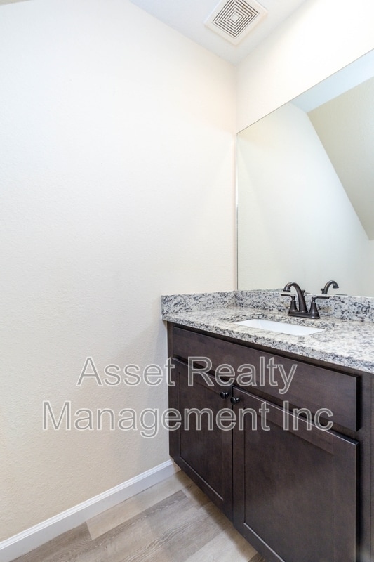 Building Photo - 931 Warrior Hill Dr