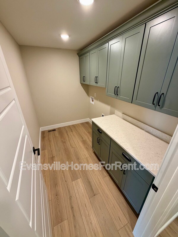 Building Photo - 4432 Violet Dr