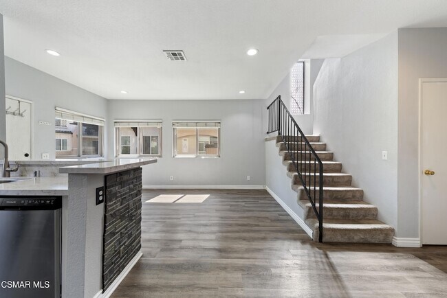 Building Photo - 152 Maegan Pl