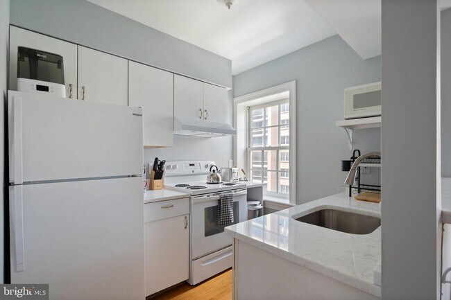 Building Photo - 1426 21st St NW