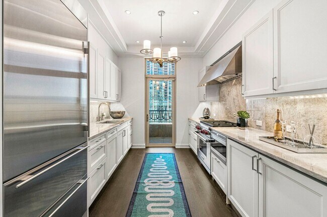 Building Photo - 118 E Erie St