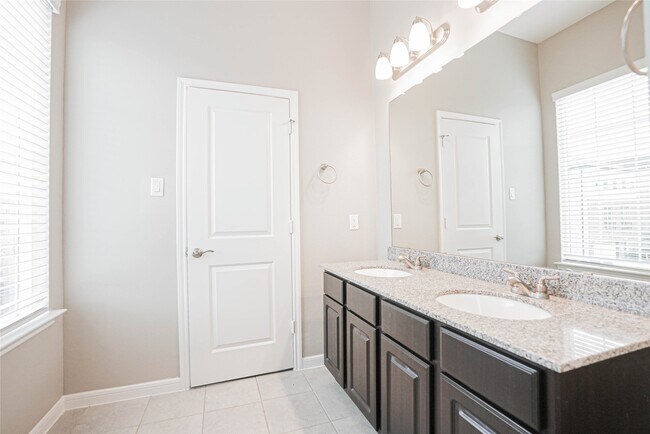 Building Photo - 4510 Dorado Dr