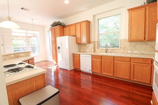Building Photo - 121 Antler Cir