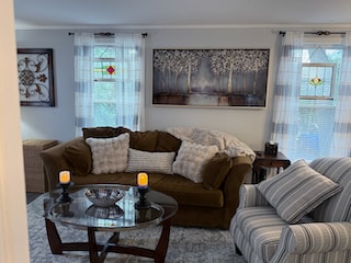 Building Photo - 117 Walnut St