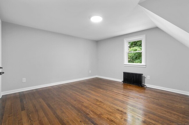 Building Photo - 17 Brookdale Ave