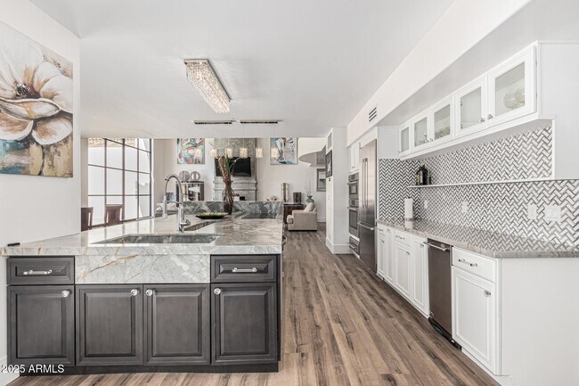 Building Photo - 10113 E Topaz Dr