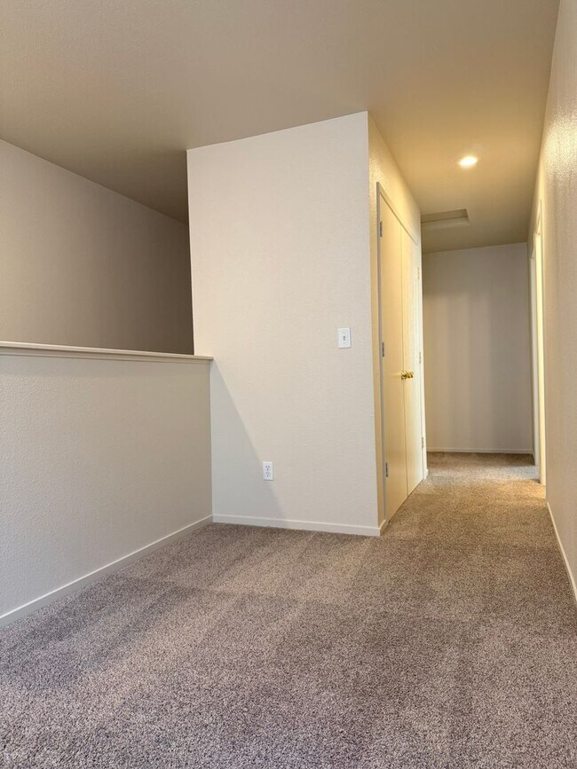 Building Photo - 1277 Sunrise Dr