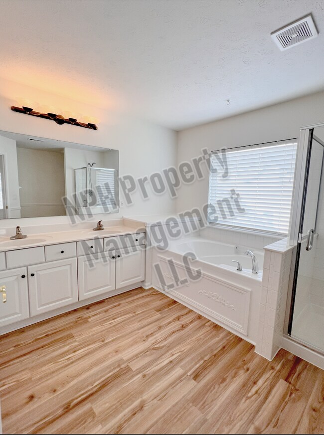 Building Photo - 11726 Kingwood Ct