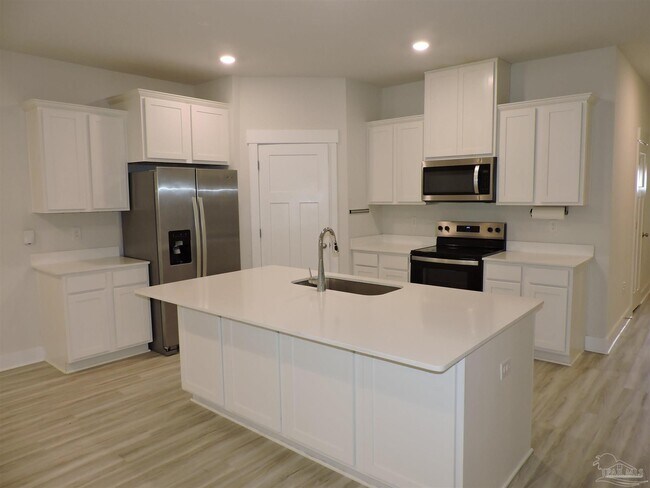 Building Photo - 5851 Sargassum Ln