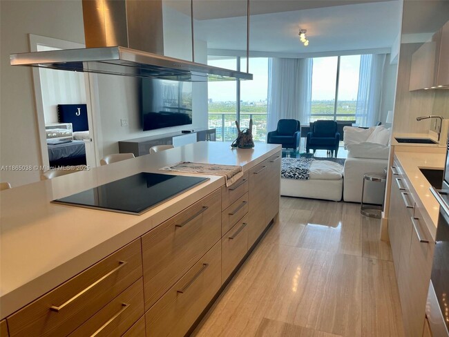 Building Photo - 17111 Biscayne Blvd