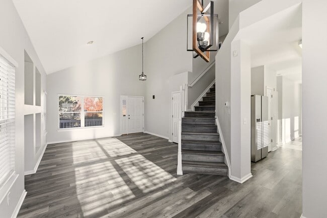 Building Photo - Beautiful Stroh Ranch 4 Bedroom, 2.5 Bath Home, Brand New Kitchen Appliances READY TODAY!