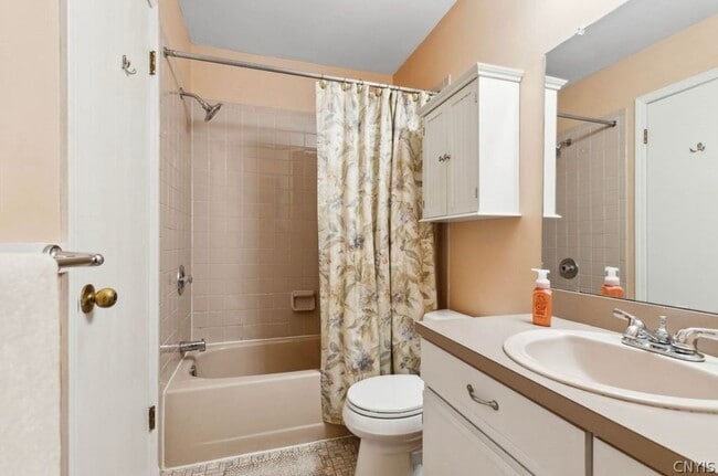 Building Photo - 8253 Honeysuckle Dr