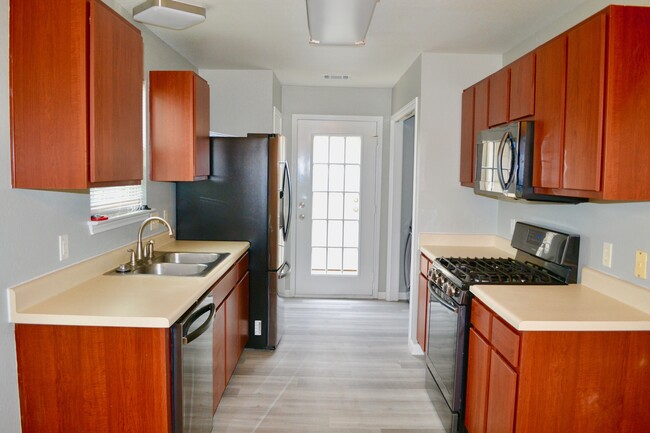 Kitchen - 12108 Briarcreek Loop