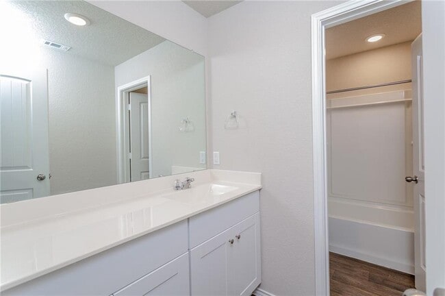 Building Photo - 13525 Brahmin Dr