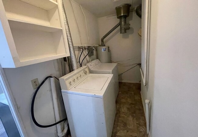 Building Photo - 3-Bedroom Single Family Home with Spacious Backyard - Available August 1st!