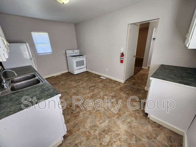 Building Photo - 114 N 14th St