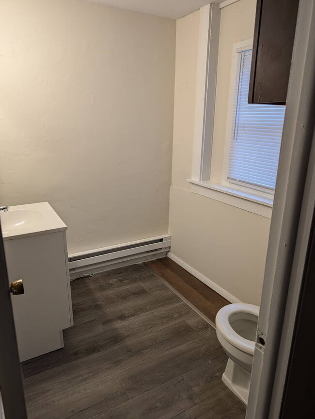 Building Photo - 70 E Main St